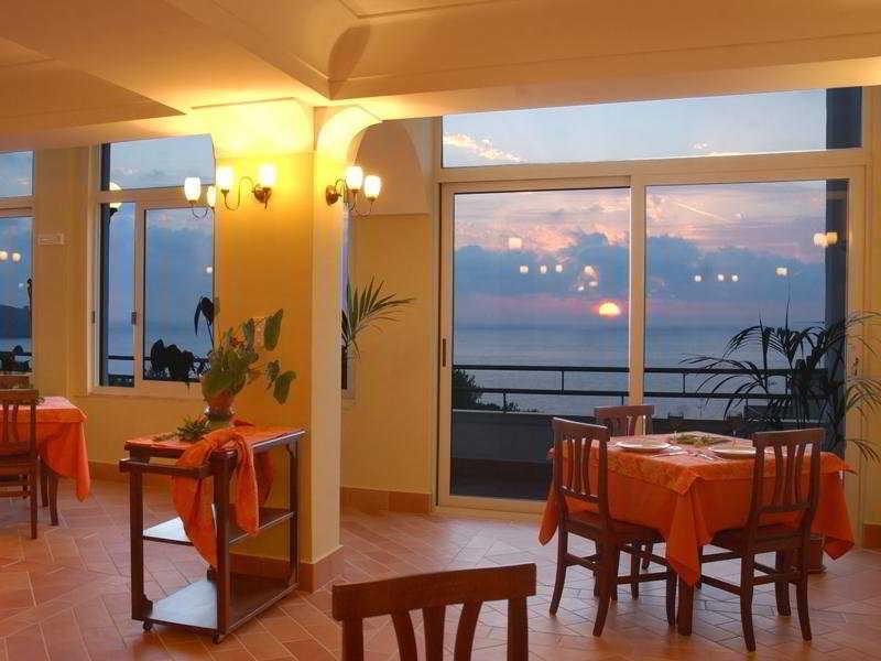 Hotel Baia パリヌロ エクステリア 写真