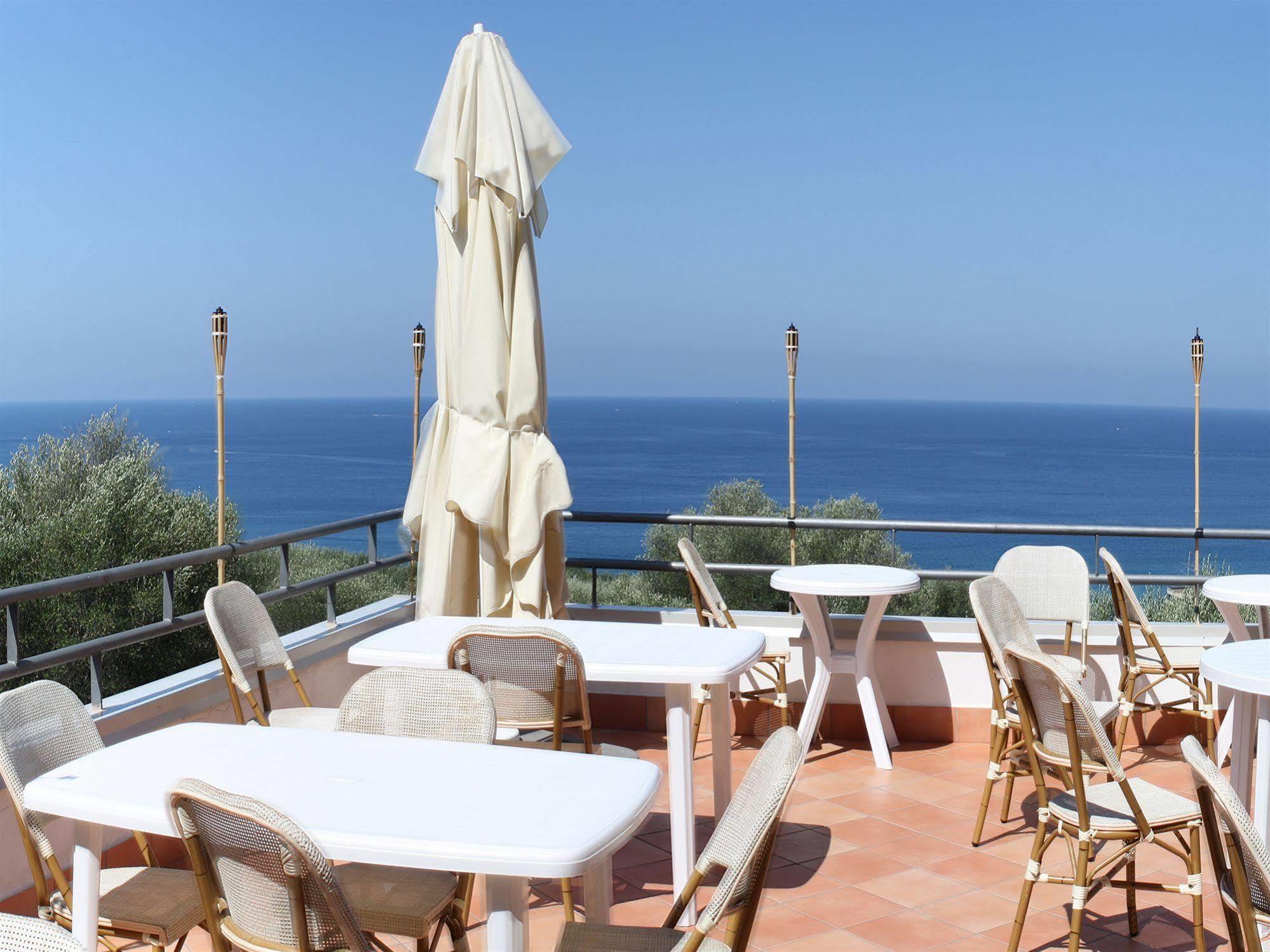 Hotel Baia パリヌロ エクステリア 写真