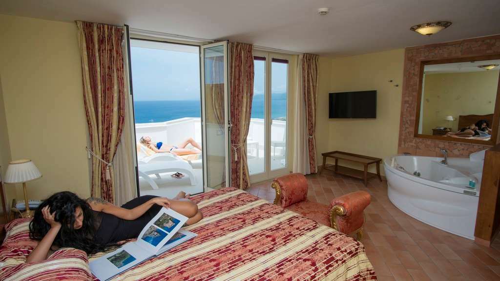 Hotel Baia パリヌロ 部屋 写真